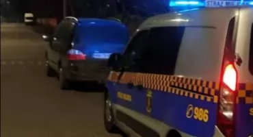 Interwencja w Śródmieściu. TAKSÓWKARZ poprosił funkcjonariuszy o POMOC!