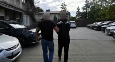 Złożył w banku FAŁSZYWE DOKUMENTY. Zatrzymanie w Warszawie!