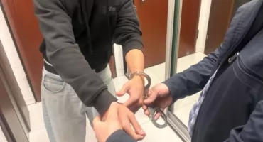 PRZYGOTOWYWAŁ SIĘ DO ZABÓJSTWA?! Policjanci z KRP na Żoliborzu w akcji