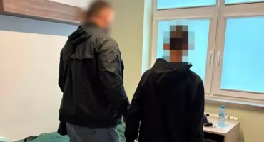 FAKE BOMB w samolocie? Akcja policjantów z KRP na Mokotowie