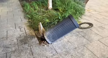 Wyładował złość na śmietniku. Interwencja w Śródmieściu