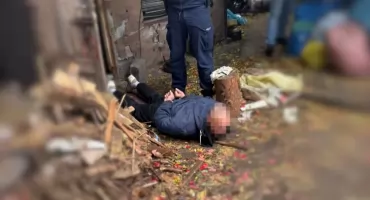 CELOWAŁ W NIĄ I GROZIŁ. JEJ KRZYKI GO SPŁOSZYŁY! Policjanci w akcji