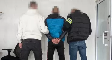 Incydent w warszawskim autobusie! Policjanci złapali 33-latka